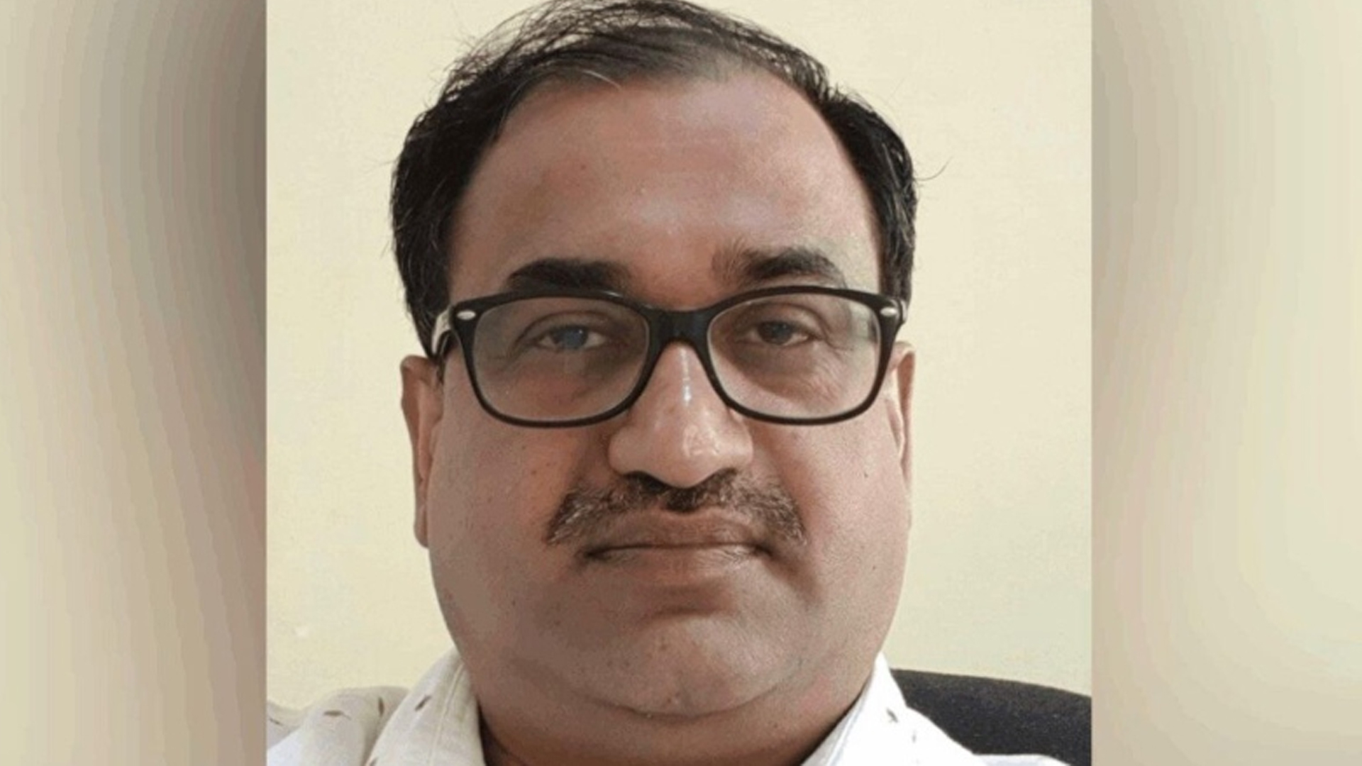 പ്രവാസി വ്യവസായി മുല്ലപ്പള്ളി അപ്പന്‍ മേനോന്‍ വീട്ടിൽ കുഴഞ്ഞു വീണു മരിച്ചു