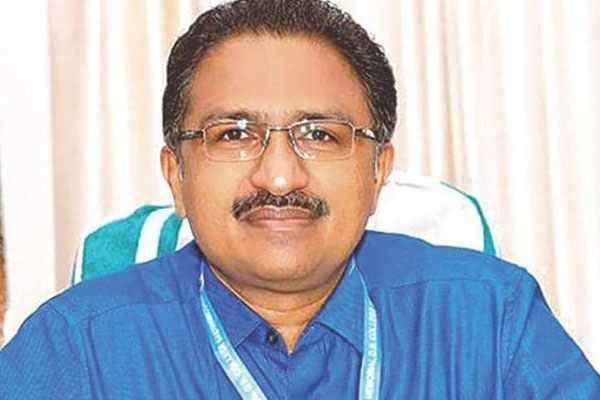 സര്‍വകലാശാല ആസ്ഥാനത്തെത്തി റജിസ്ട്രാര്‍ ഡോ.കെ.എസ്.അനില്‍കുമാര്‍; സർവകലാശാലയിൽ വൻ പൊലീസ് സന്നാഹം