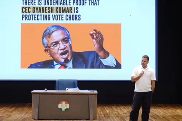 മുഖ്യ തിരഞ്ഞെടുപ്പ് കമ്മിഷണര്‍ ഗ്യാനേഷ് കുമാര്‍ ജനാധിപത്യത്തെ നശിപ്പിക്കുന്നവരെ സംരക്ഷിക്കുന്നുവെന്ന് രാഹുല്‍ ഗാന്ധി; ആരോപണങ്ങള്‍ അടിസ്ഥാന രഹിതമെന്ന് തിരഞ്ഞെടുപ്പ് കമ്മിഷന്‍