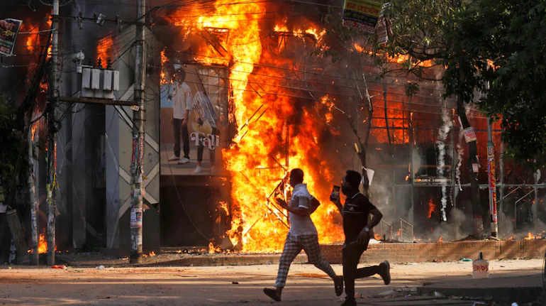 ബംഗ്ലാദേശിൽ ഇസ്ലാമിസ്റ്റുകൾ തീക്കൊളുത്തിയ ഹിന്ദു യുവാവ് മരണത്തിന് കീഴടങ്ങി; രണ്ടാഴ്ചയ്‌ക്കിടെ നാലാമത്തെ ആൾക്കൂട്ട കൊലപാതകം